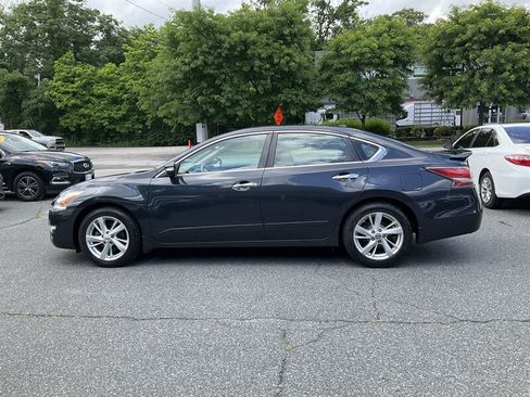 Used 2015 Nissan Altima 2.5 SL w/ Moonroof Package FWD image 8