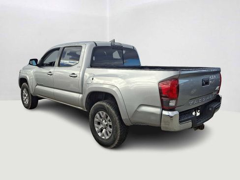 Certified 2018 Toyota Tacoma SR5 image 9
