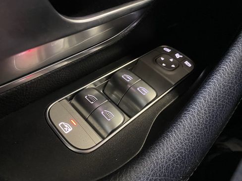 Used 2022 Mercedes-Benz GLS 450 4MATIC image 9