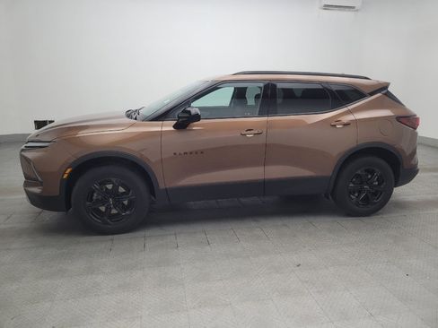 Used 2024 Chevrolet Blazer LT w/ Convenience Package FWD image 2