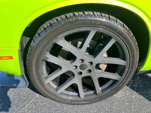 Used 2015 Dodge Challenger R/T Scat Pack w/ Leather Interior Group RWD image 14