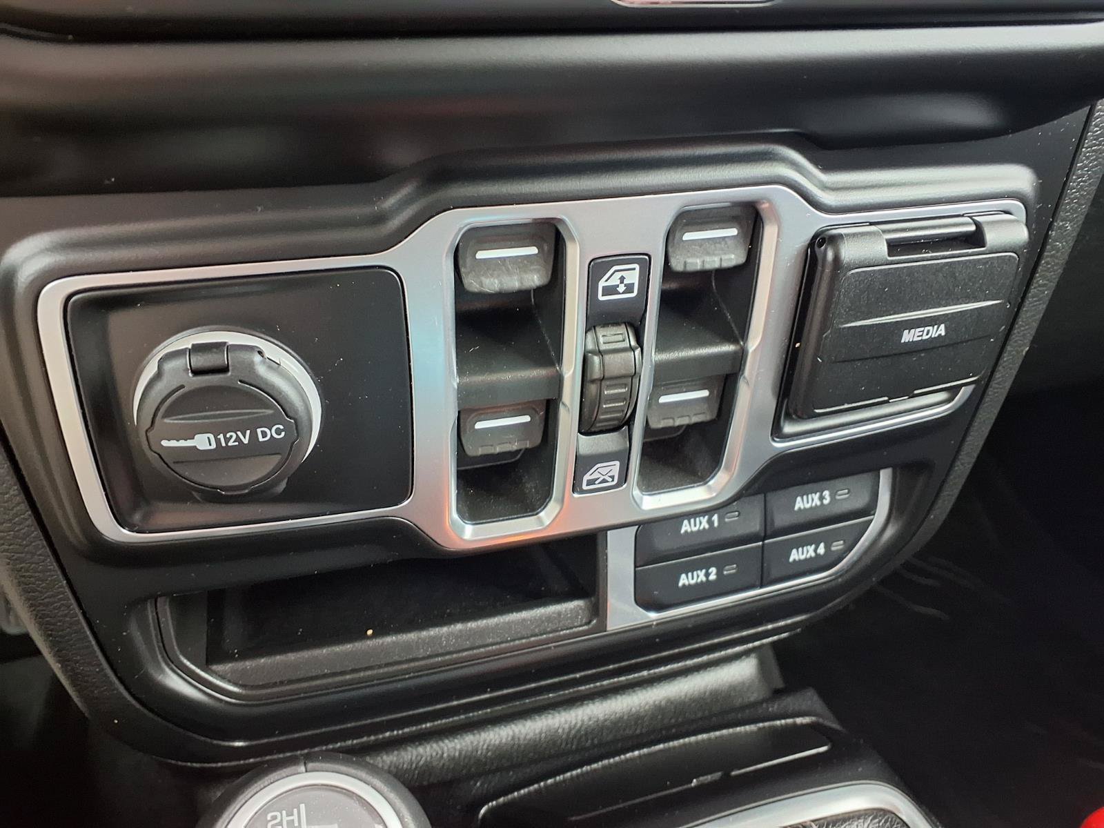 Used 2021 Jeep Gladiator Overland w/ Popular Equipment Package AWD/4WD image 10