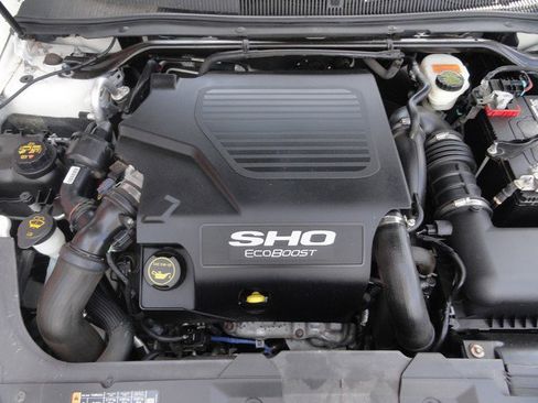Used 2016 Ford Taurus SHO w/ Equipment Group 401A AWD/4WD image 18