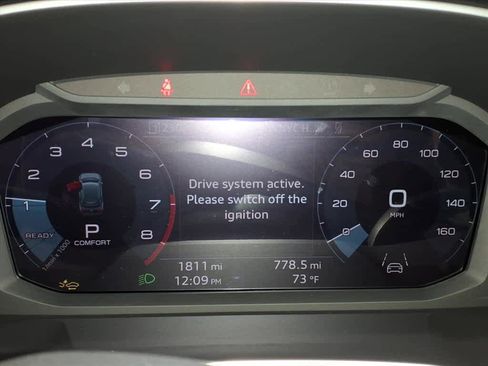 Certified 2025 Audi Q3 2.0T Premium w/ Convenience Package image 9