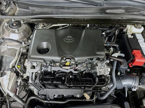 Used 2024 Toyota Camry SE image 31