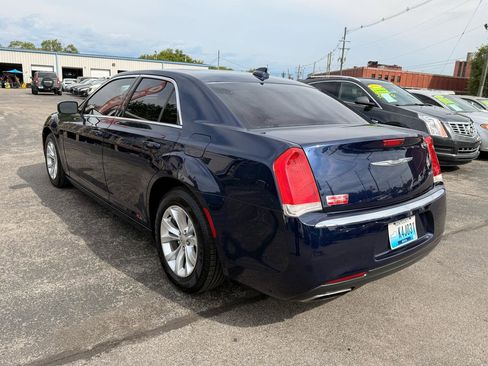 Used 2016 Chrysler 300 Limited RWD image 6