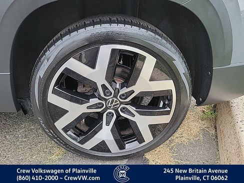 Certified 2023 Volkswagen Taos SEL AWD/4WD image 18