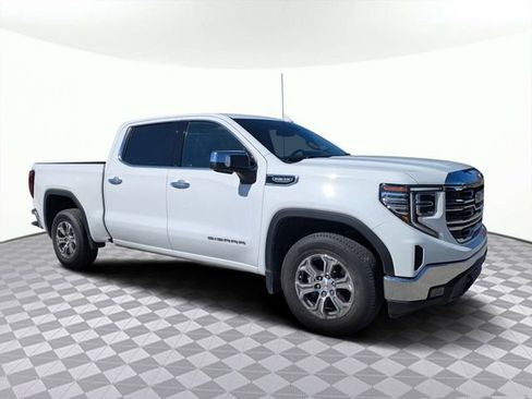 Used 2024 GMC Sierra 1500 SLT RWD image 2