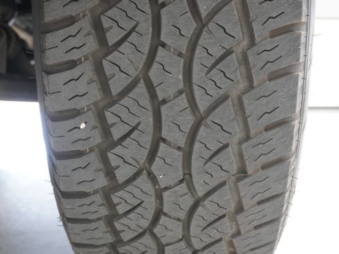 Used 2004 Toyota Sequoia SR5 RWD image 25