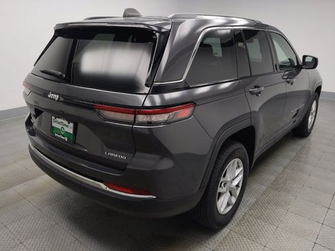 Used 2023 Jeep Grand Cherokee Laredo AWD/4WD image 9