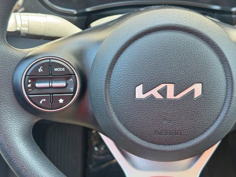 Used 2023 Kia Soul LX w/ LX Technology Package FWD image 19