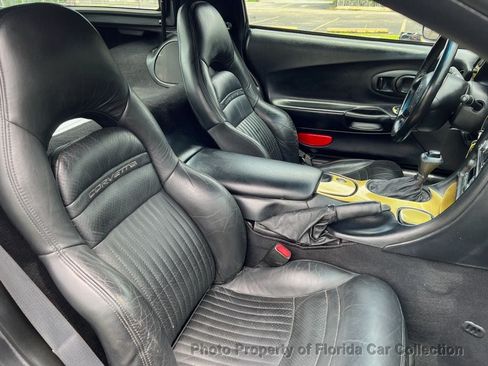 Used 1998 Chevrolet Corvette Coupe w/ Roof Pkg RWD image 10