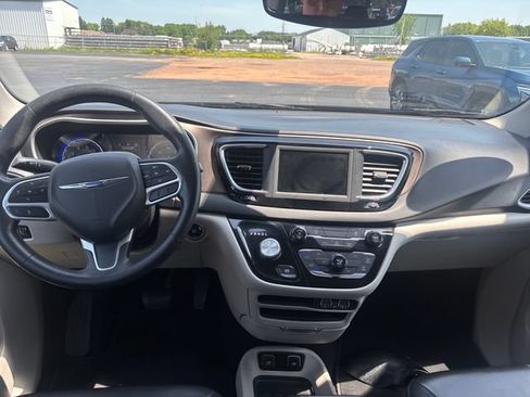 Used 2021 Chrysler Voyager Lxi FWD image 15