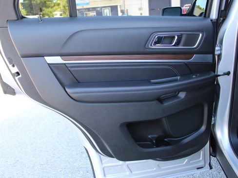 Used 2016 Ford Explorer Limited w/ Equipment Group 301A AWD/4WD image 20