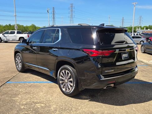 Used 2023 Chevrolet Traverse Premier w/ LPO, Cargo Package FWD image 8