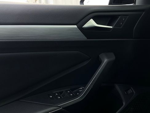 Used 2025 Volkswagen Jetta Sport image 19