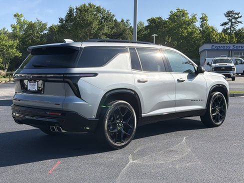 Used 2024 Chevrolet Traverse RS w/ LPO, Floor Liner Package image 12
