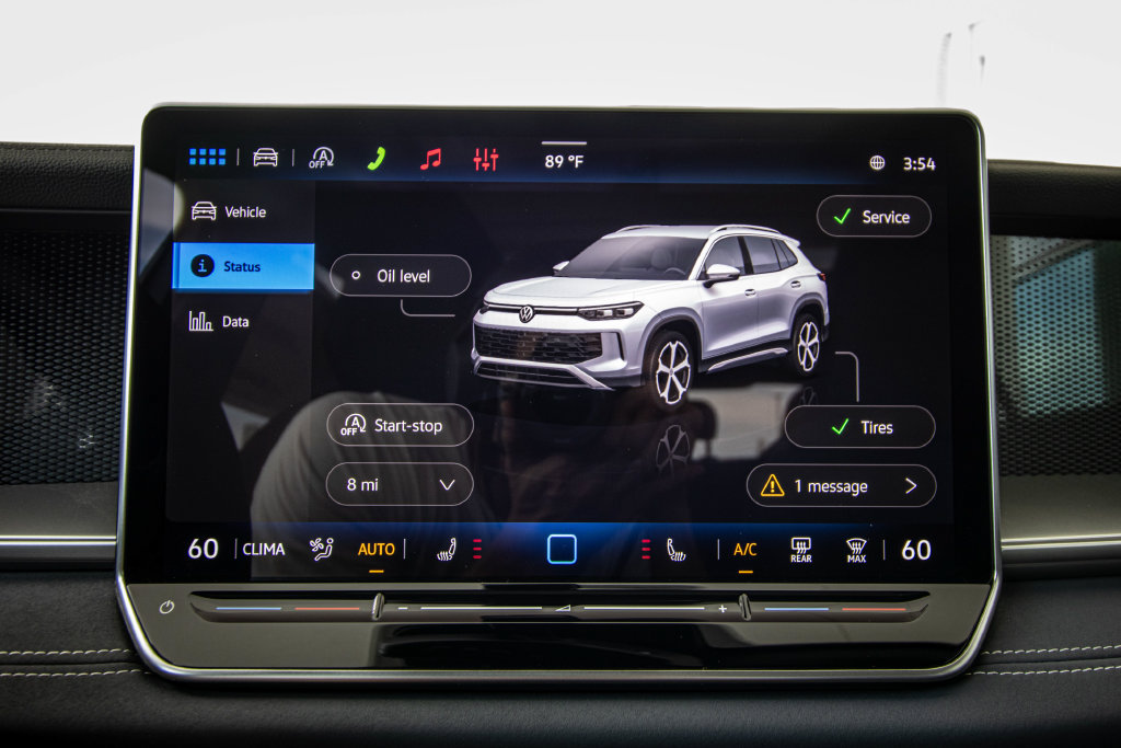 New 2026 Volkswagen Tiguan SE R-Line FWD image 42