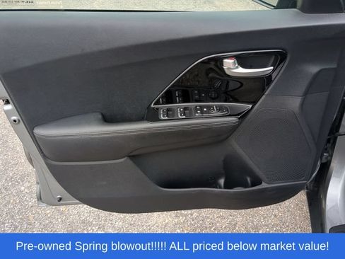 Used 2022 Kia Niro LXS FWD image 20