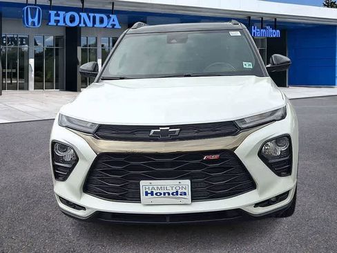 Used 2023 Chevrolet TrailBlazer RS w/ Sun and Liftgate Package AWD/4WD image 3