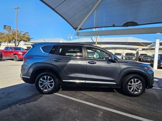 Used 2019 Hyundai Santa Fe SE w/ Cargo Package video 4