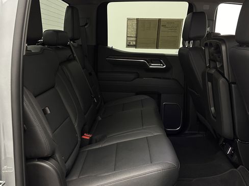 Used 2026 GMC Sierra 1500 SLT RWD image 33