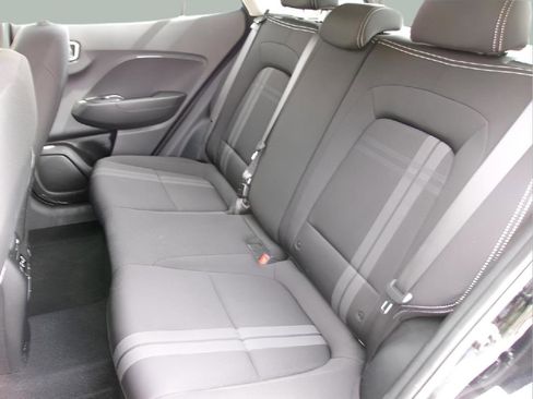 Used 2024 Hyundai Venue SEL image 10