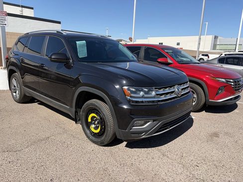 Used 2018 Volkswagen Atlas SEL AWD/4WD image 2