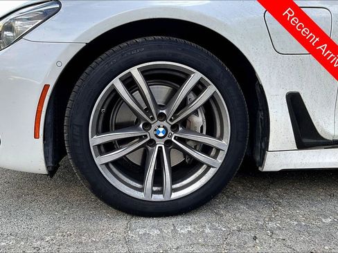 Used 2017 BMW 740e xDrive image 8