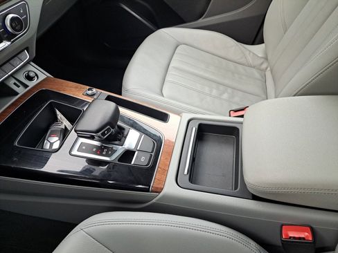 Used 2022 Audi Q5 2.0T Premium w/ Convenience Package image 29