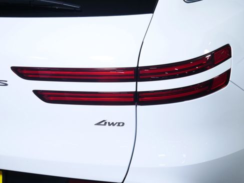 Used 2025 Genesis GV70 2.5T w/ Advanced Package AWD/4WD image 17