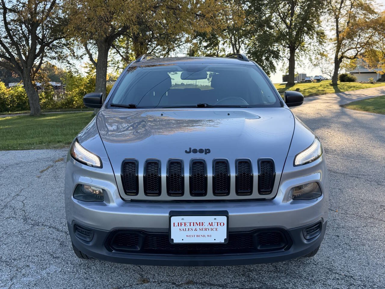 Used 2016 Jeep Cherokee Sport w/ Cold Weather Group AWD/4WD image 8