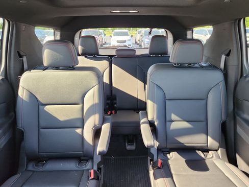 Used 2026 Chevrolet Traverse Z71 w/ Enhanced Driving Package AWD/4WD image 11