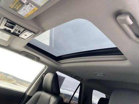 Used 2021 Toyota 4Runner Limited image 14