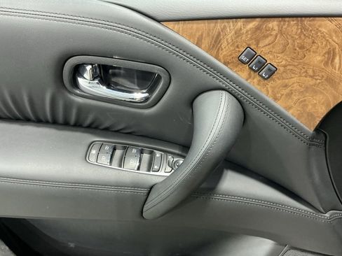 Used 2024 Nissan Armada SL w/ Captain's Chairs Package image 21