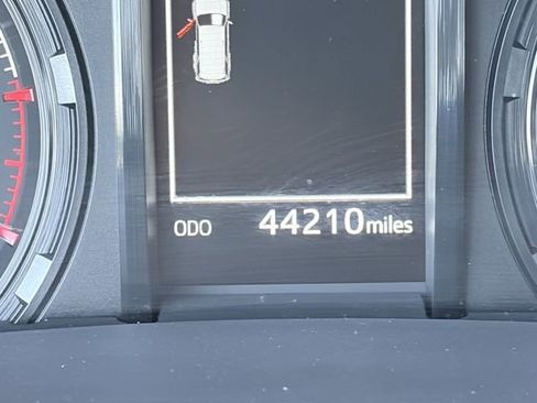 Used 2022 Toyota 4Runner SR5 Premium image 12