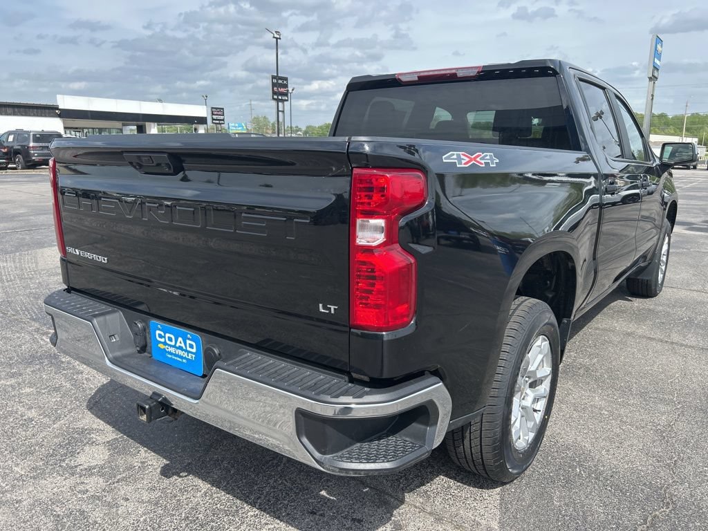 Used 2022 Chevrolet Silverado 1500 LT AWD/4WD image 3
