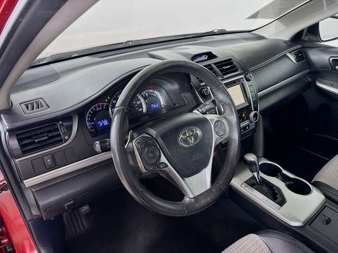 Used 2012 Toyota Camry SE FWD image 9