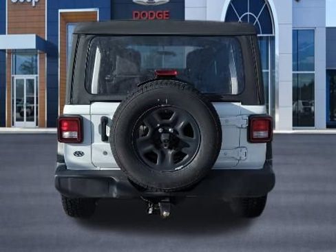 Used 2022 Jeep Wrangler Unlimited Sport image 4