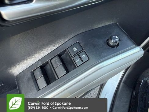 Used 2021 Toyota Highlander XLE image 22