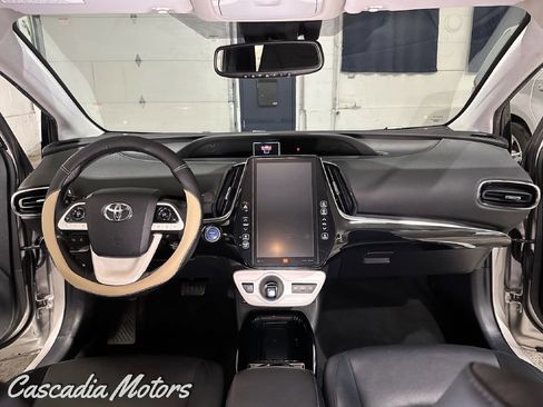Used 2017 Toyota Prius Prime Advanced w/ Protection Package FWD image 17