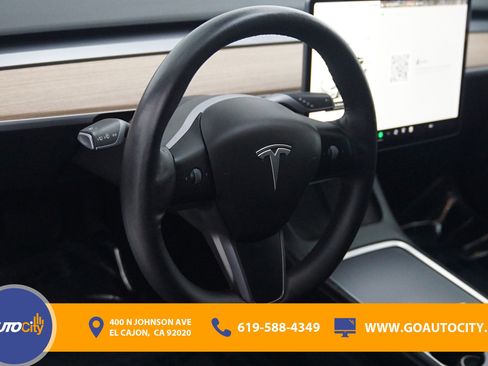 Used 2021 Tesla Model 3 Standard Range Plus image 18