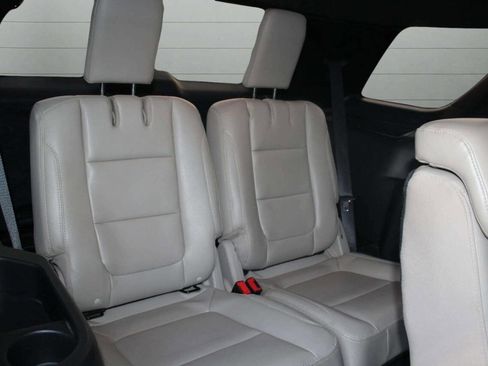 Used 2019 Ford Explorer XLT w/ Equipment Group 202A image 20