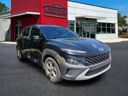 Used 2023 Hyundai Kona SEL w/ Cargo Package FWD image 2