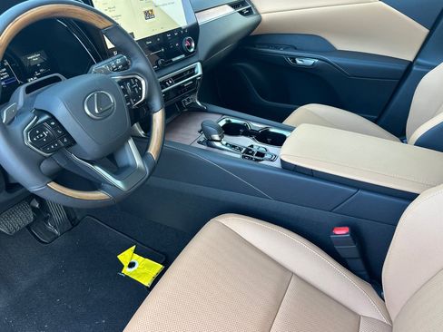 New 2026 Lexus RX 450h AWD image 7