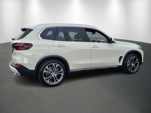 New 2026 BMW X5 sDrive40i image 7