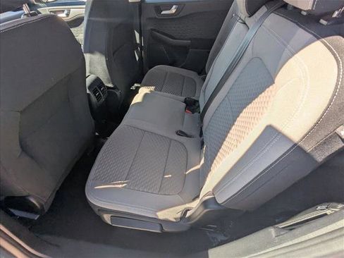 Used 2020 Ford Escape SE image 18