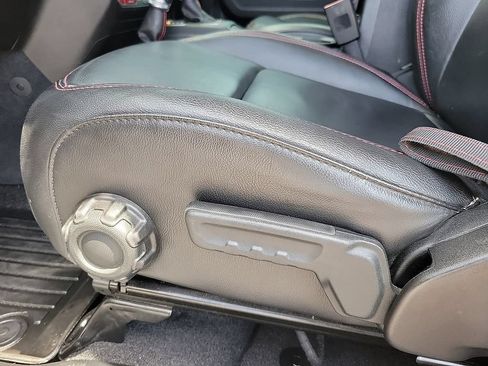 Used 2019 Jeep Wrangler Unlimited Rubicon w/ Safety Group AWD/4WD image 12
