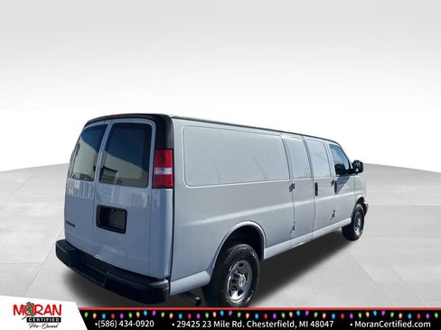 Used 2023 Chevrolet Express 3500 Extended w/ Driver Convenience Package image 5
