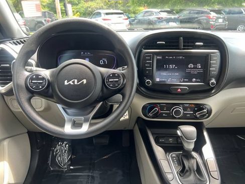 Used 2023 Kia Soul LX FWD image 11